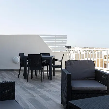 New, Designer, Central Penthouse With Wifi & Ac By 360 Estates Msida