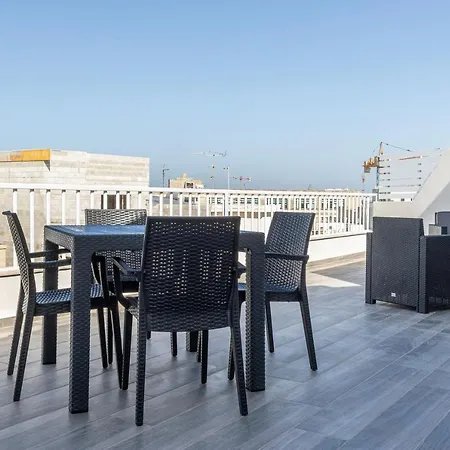 New, Designer, Central Penthouse With Wifi & Ac By 360 Estates Msida