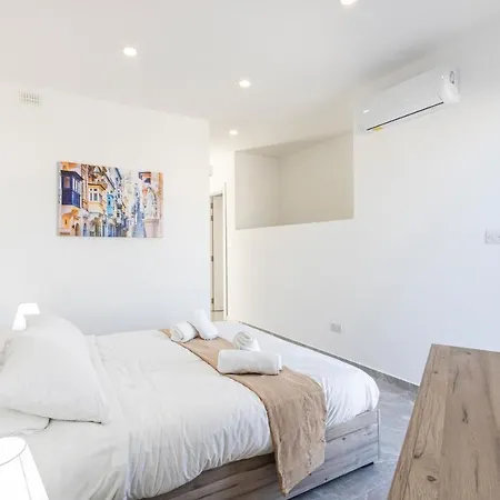 Appartamento New, Designer, Central Penthouse With Wifi & Ac By 360 Estates *