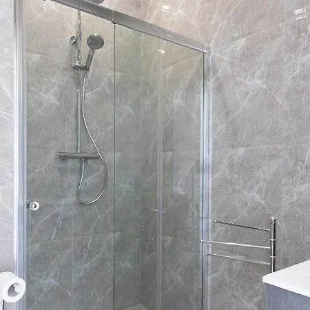 New, Designer, Central Penthouse With Wifi & Ac By 360 Estates *