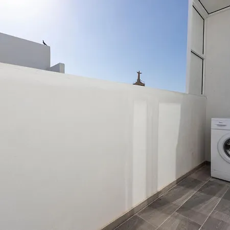 Appartamento New, Designer, Central Penthouse With Wifi & Ac By 360 Estates
