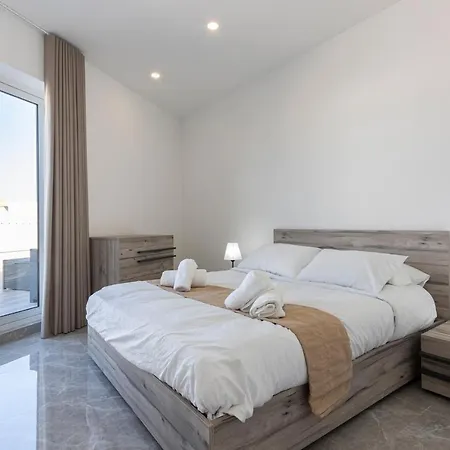 Appartamento New, Designer, Central Penthouse With Wifi & Ac By 360 Estates
